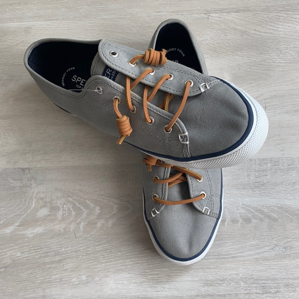 Women’s canvas Sperry Shors